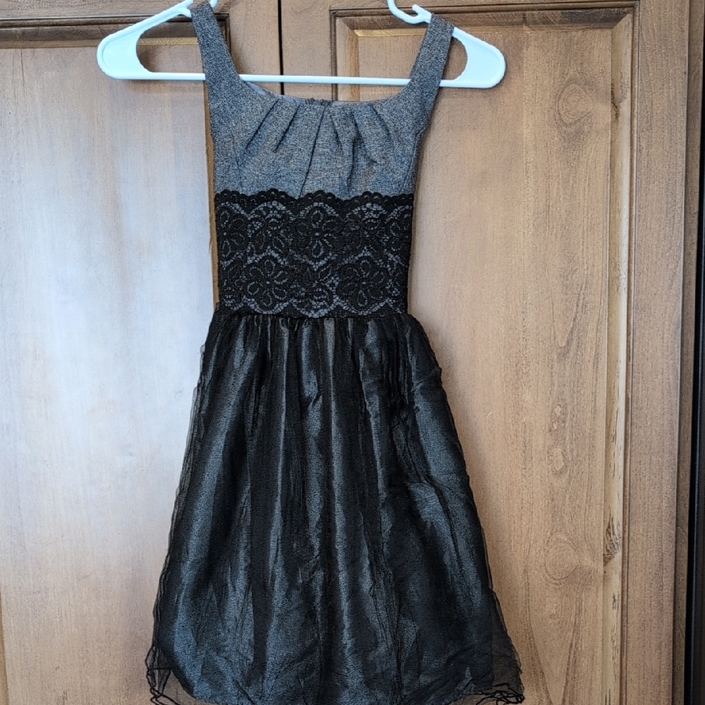 Iris & Ivy Black and Gray Lace Kids Dress